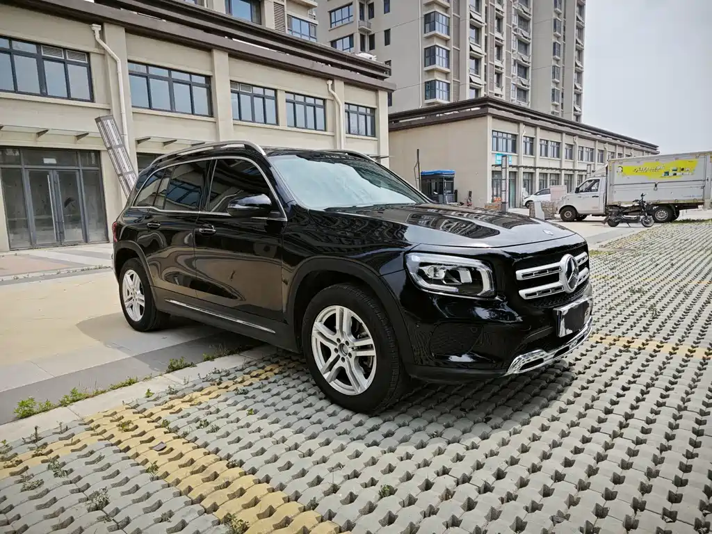 Mercedes-Benz GLB — фото 3