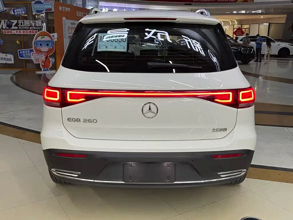 Mercedes-Benz EQB — фото 13