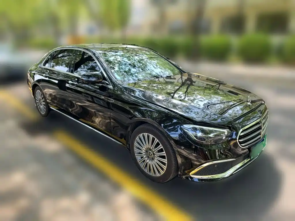 Mercedes-Benz E-Class — фото 11