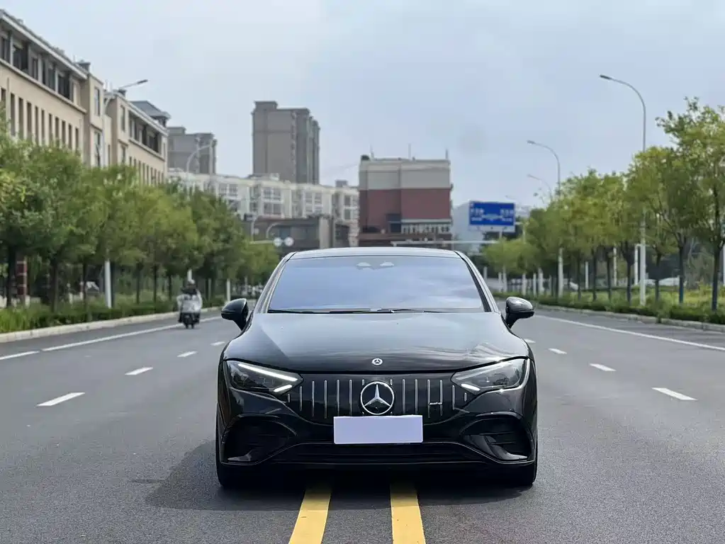 Mercedes-Benz EQE AMG — фото 2