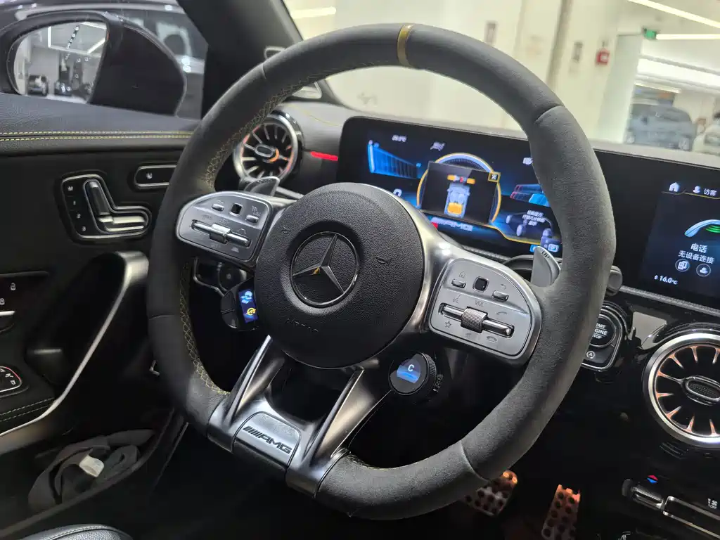 Mercedes-Benz CLA AMG — фото 11