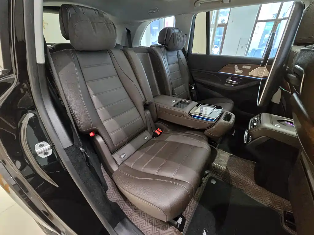 Mercedes-Benz GLS — фото 16