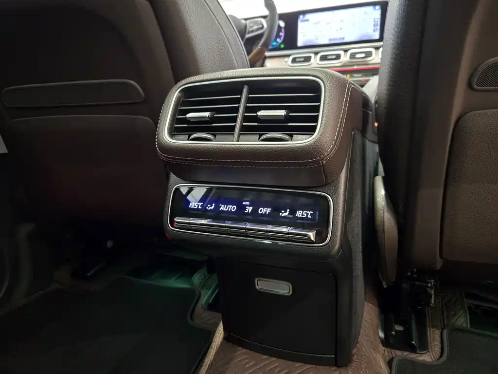 Mercedes-Benz GLS — фото 26
