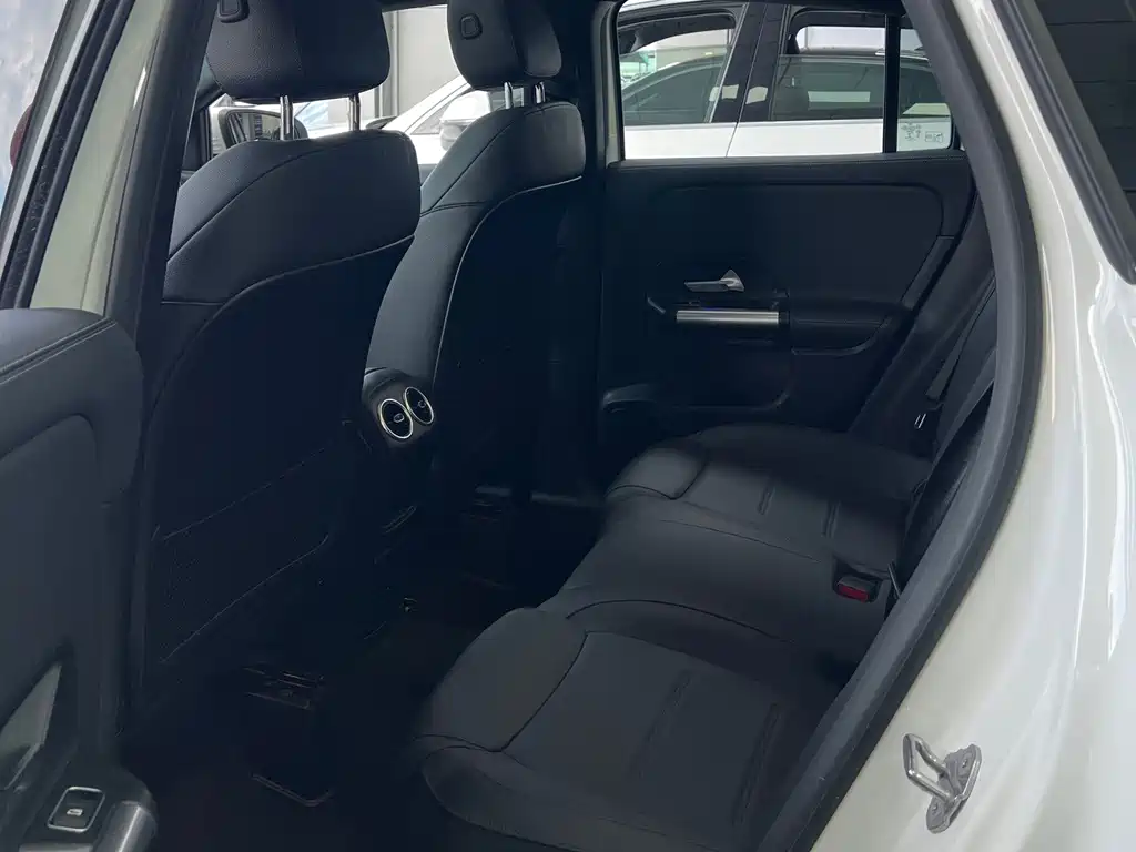 Mercedes-Benz GLA — фото 6