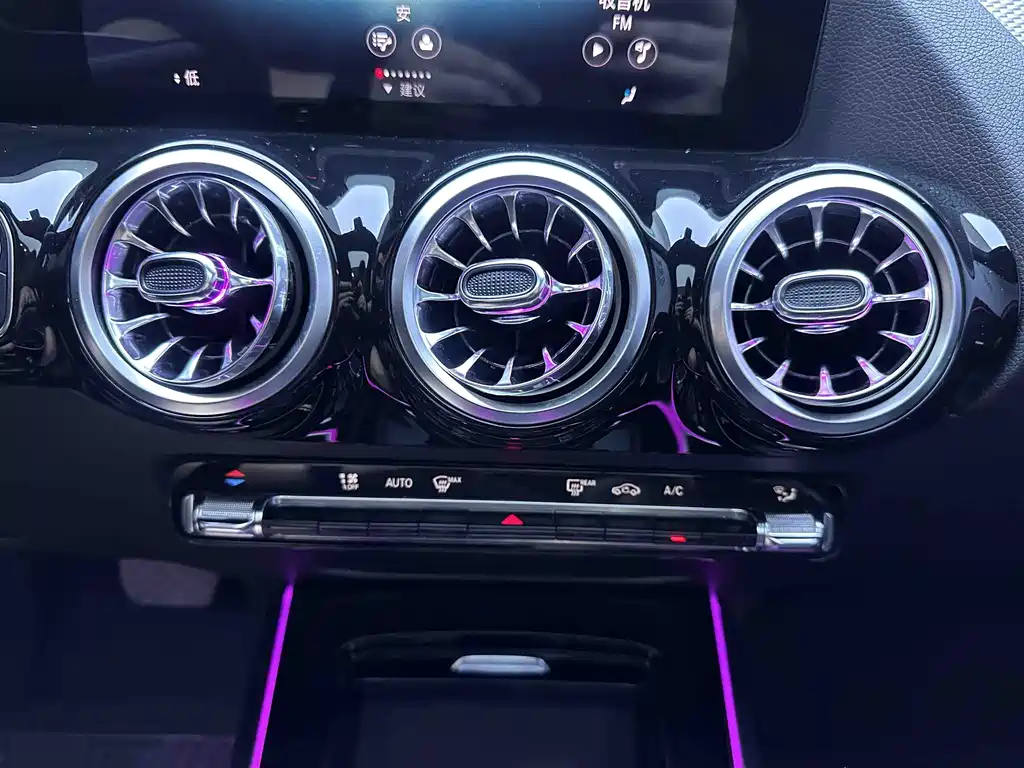 Mercedes-Benz GLA — фото 14
