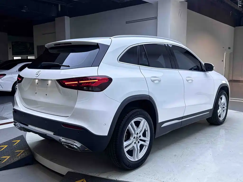 Mercedes-Benz GLA — фото 6