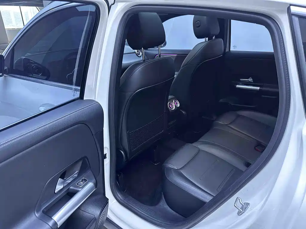 Mercedes-Benz GLA — фото 9