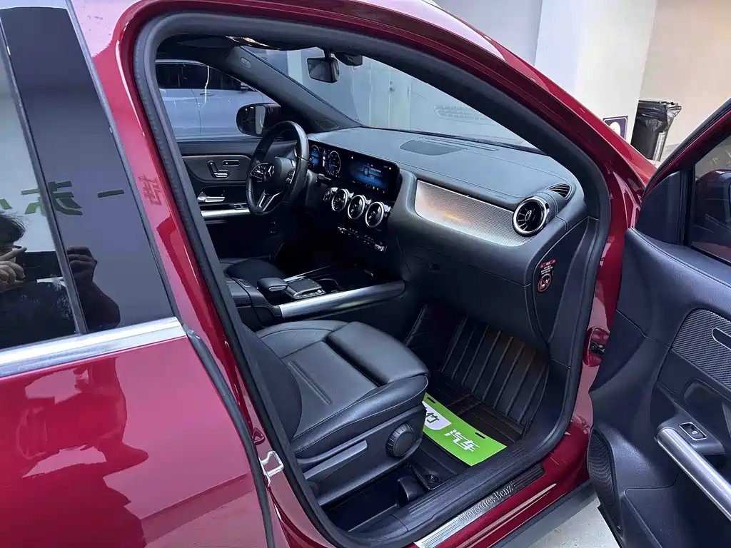 Mercedes-Benz GLA — фото 10