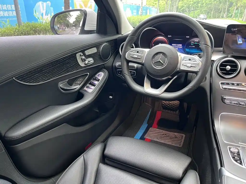 Mercedes-Benz C-Class — фото 18