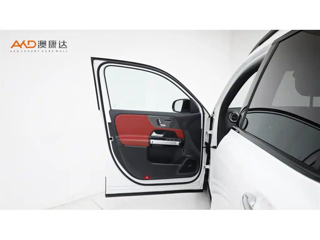 Mercedes-Benz GLB AMG — фото 10
