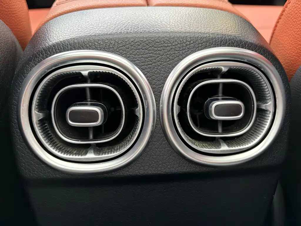 Mercedes-Benz C-Class — фото 14