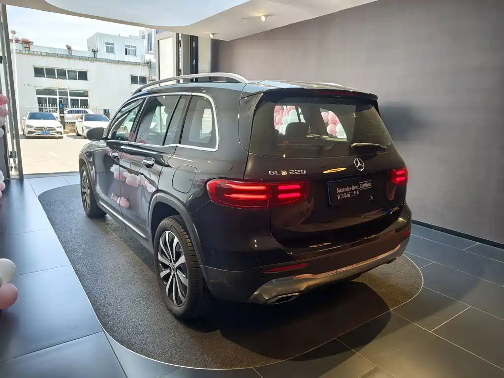 Mercedes-Benz GLB — фото 11
