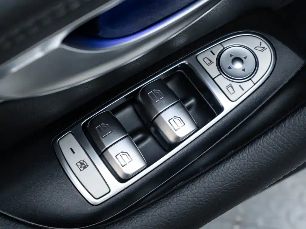 Mercedes-Benz CLS — фото 23