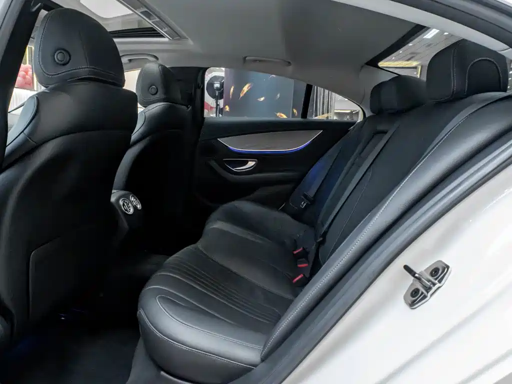 Mercedes-Benz CLS — фото 27