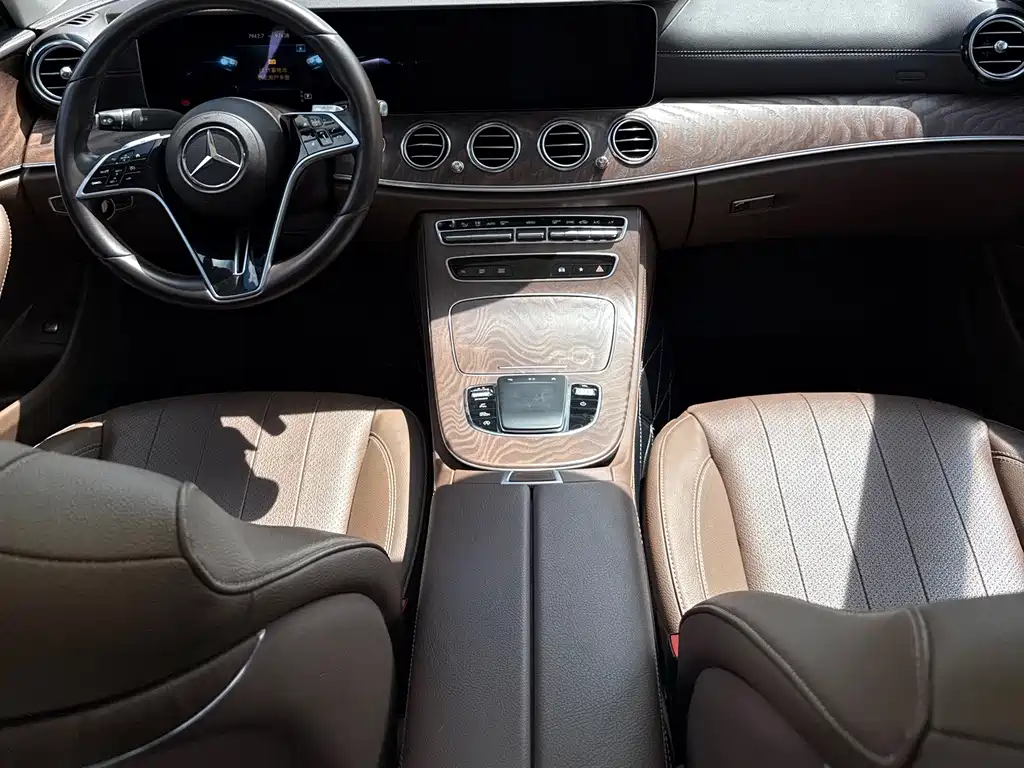 Mercedes-Benz E-Class — фото 10