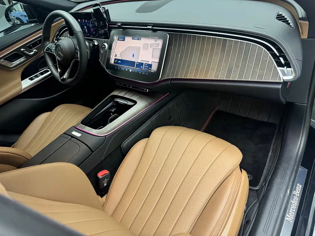 Mercedes-Benz E-Class — фото 10