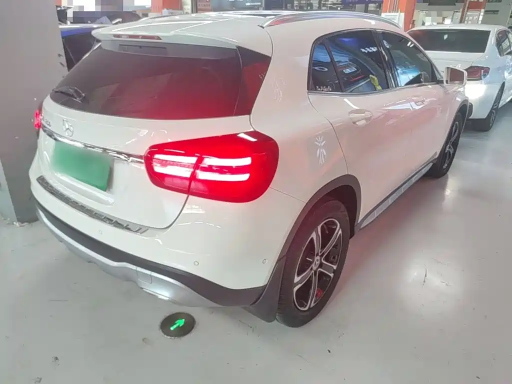 Mercedes-Benz GLA — фото 7