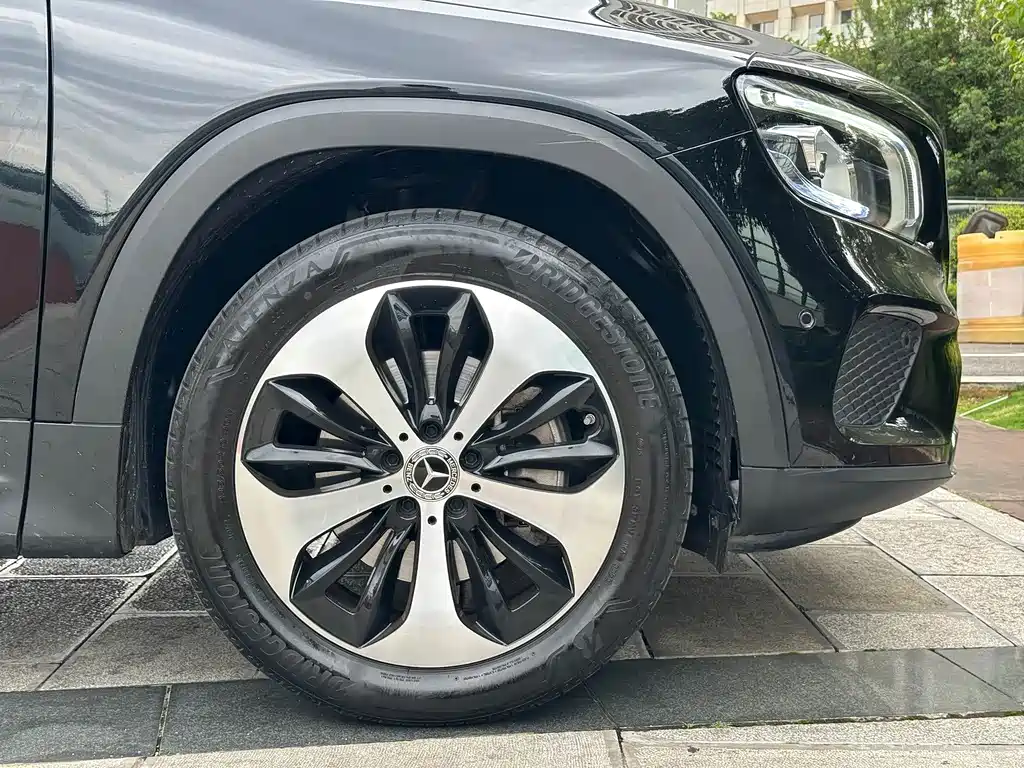 Mercedes-Benz GLB — фото 24