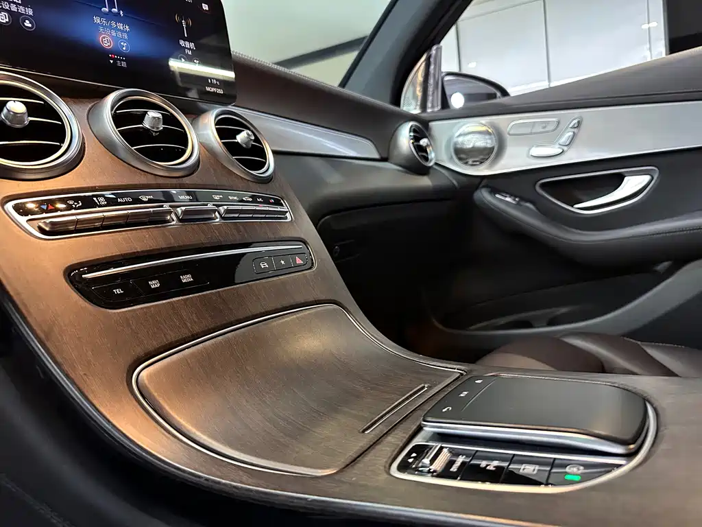 Mercedes-Benz GLC — фото 8