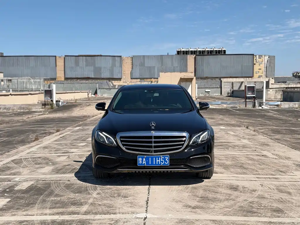 Mercedes-Benz E-Class — фото 2