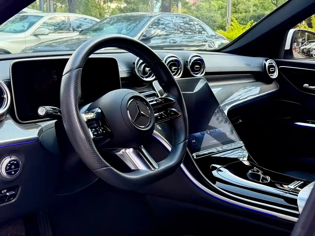 Mercedes-Benz C-Class — фото 14