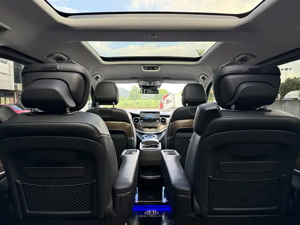 Mercedes-Benz V-Class — фото 13