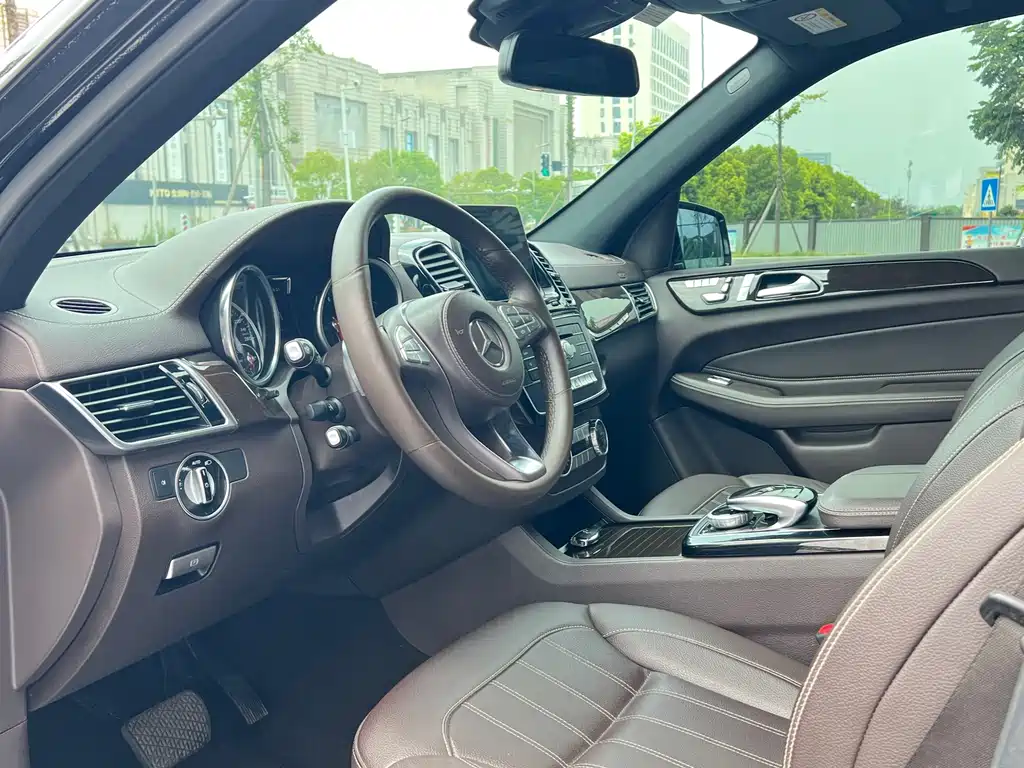 Mercedes-Benz GLS — фото 4