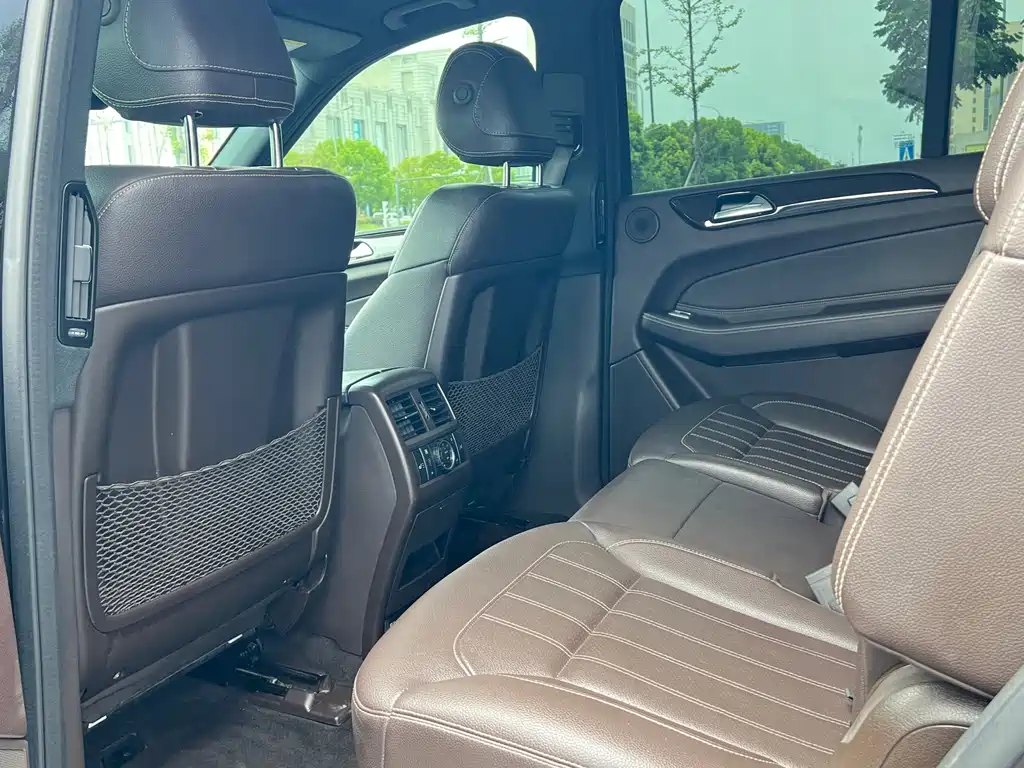 Mercedes-Benz GLS — фото 6