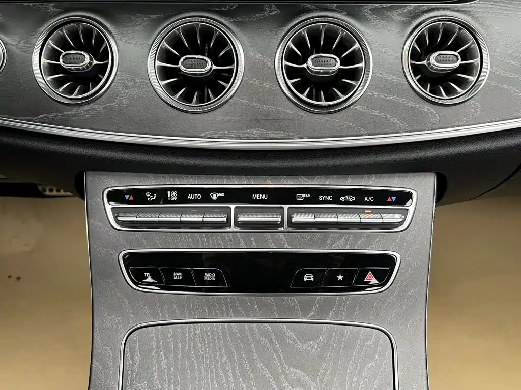 Mercedes-Benz CLS — фото 37