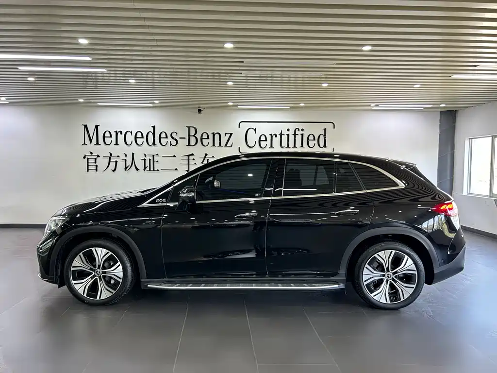 Mercedes-Benz EQE SUV — фото 3