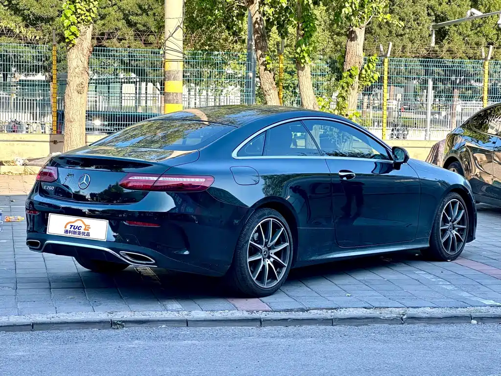 Mercedes-Benz E-Class (Import) — фото 3