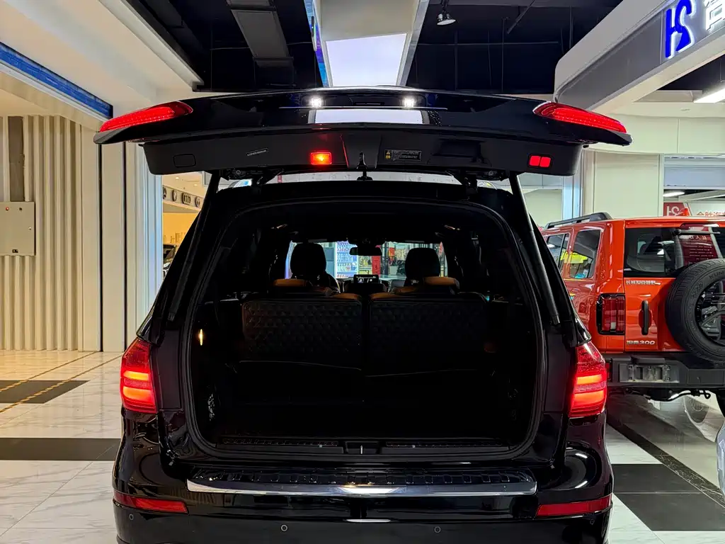 Mercedes-Benz GLS — фото 10
