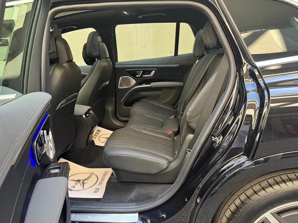 Mercedes-Benz EQS SUV — фото 6