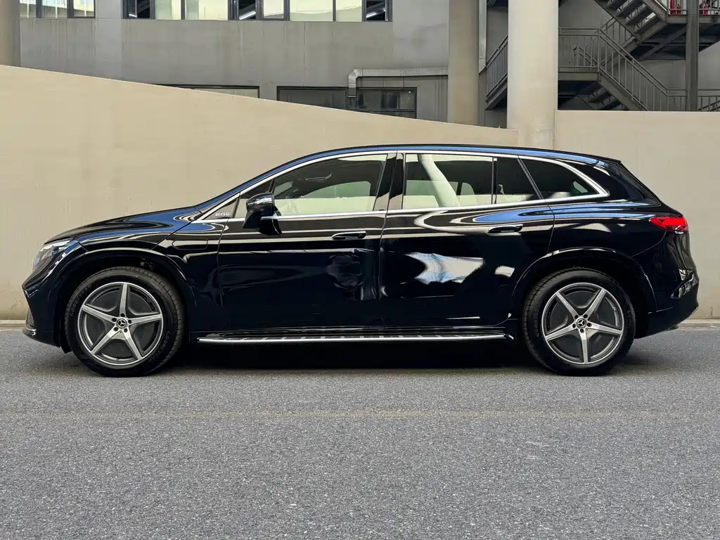 Mercedes-Benz EQS SUV — фото 10
