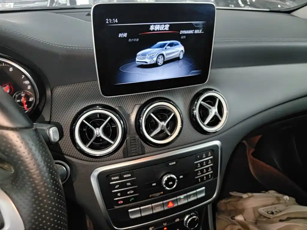 Mercedes-Benz GLA — фото 13