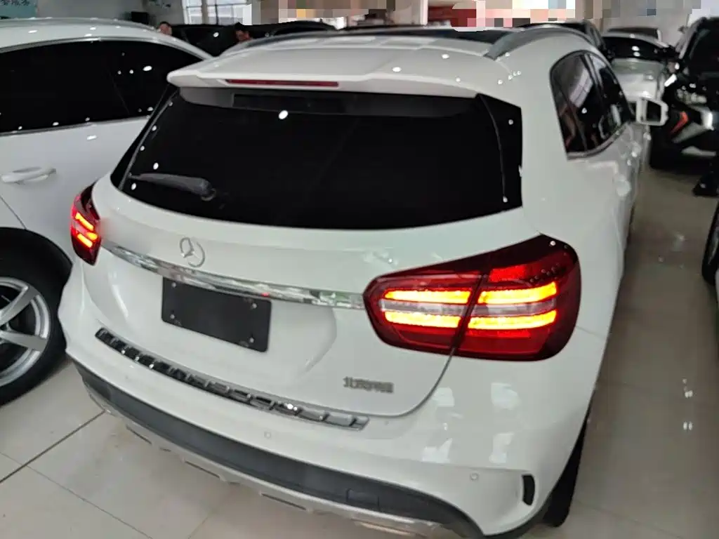 Mercedes-Benz GLA — фото 6