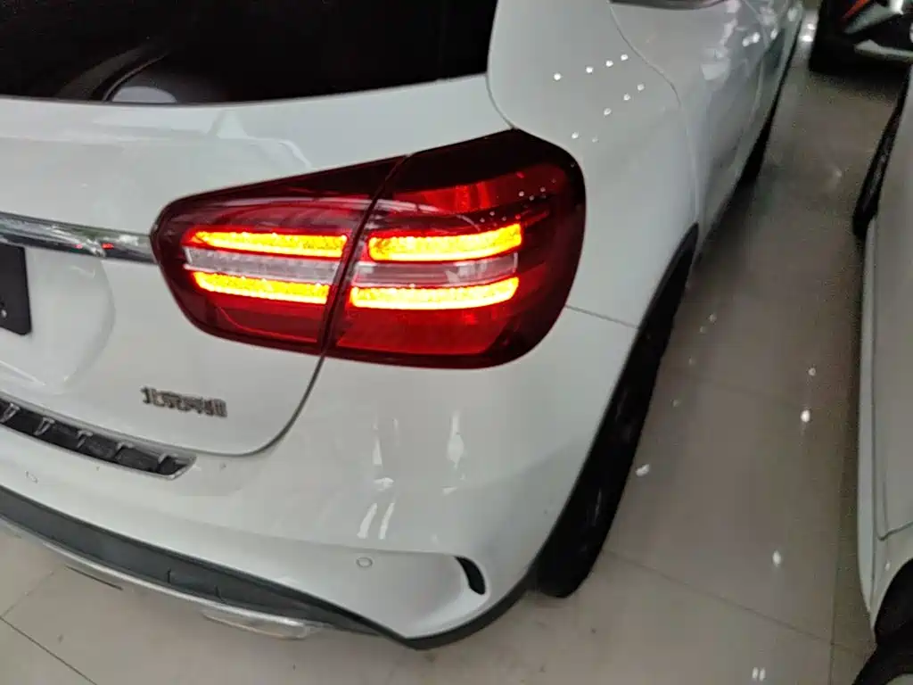 Mercedes-Benz GLA — фото 8
