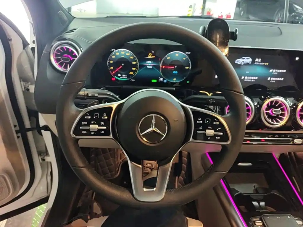 Mercedes-Benz EQA — фото 11