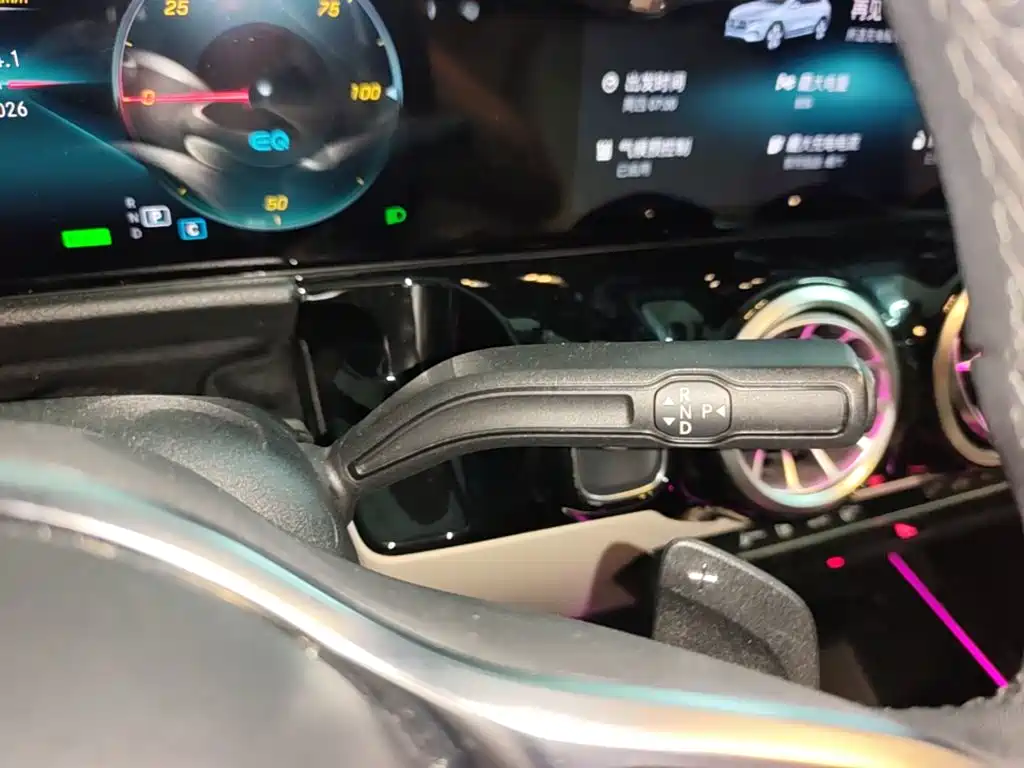 Mercedes-Benz EQA — фото 14