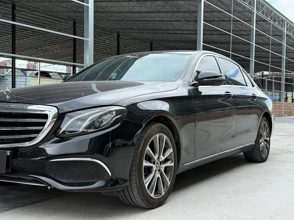 Mercedes-Benz E-Class — фото 13