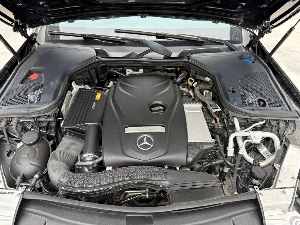 Mercedes-Benz E-Class — фото 15