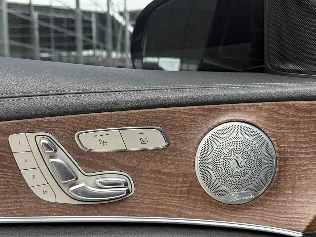Mercedes-Benz E-Class — фото 17