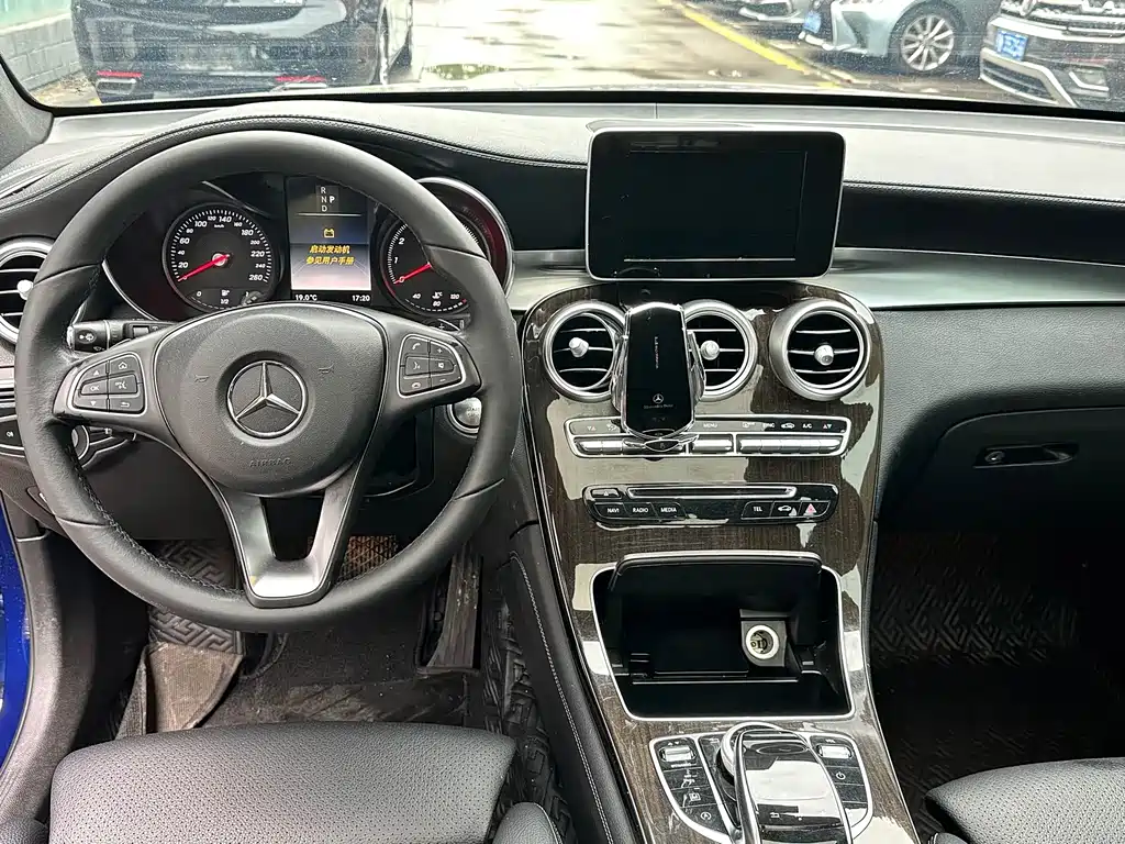 Mercedes-Benz GLC — фото 10