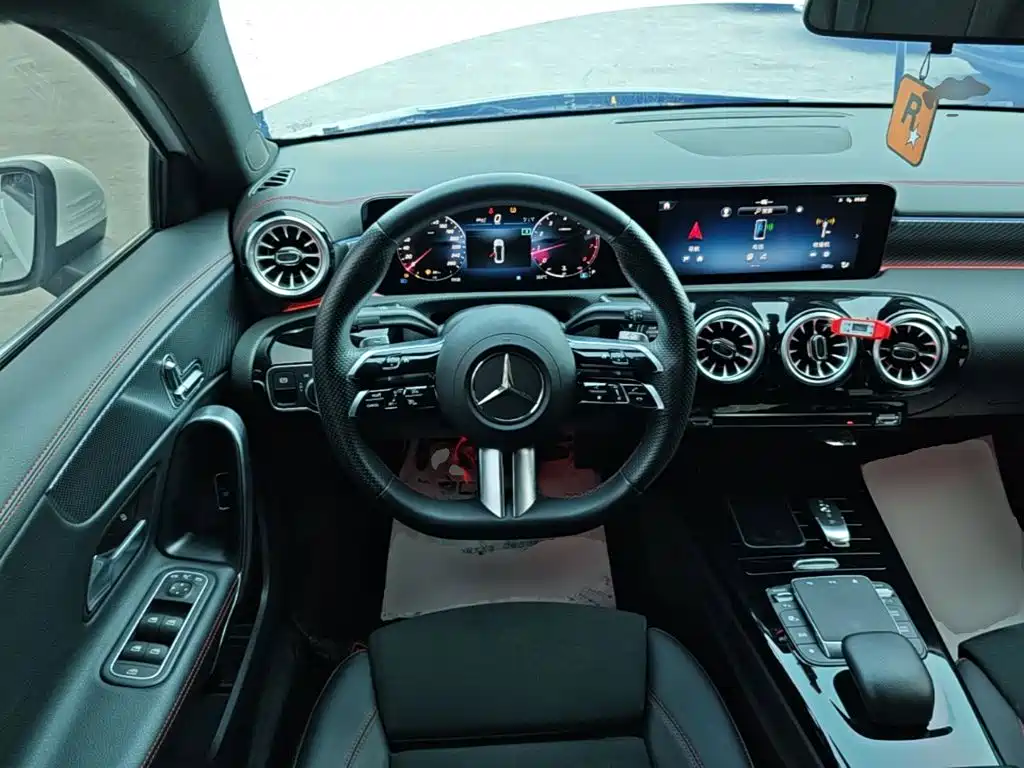 Mercedes-Benz A-Class — фото 11