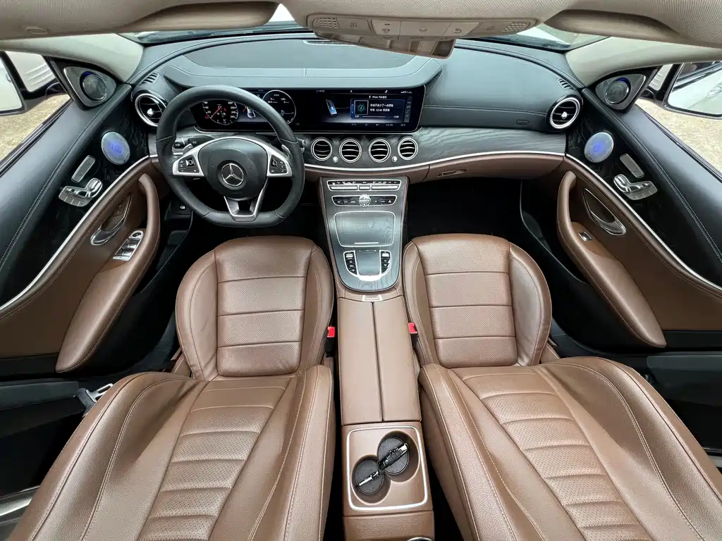 Mercedes-Benz E-Class — фото 14