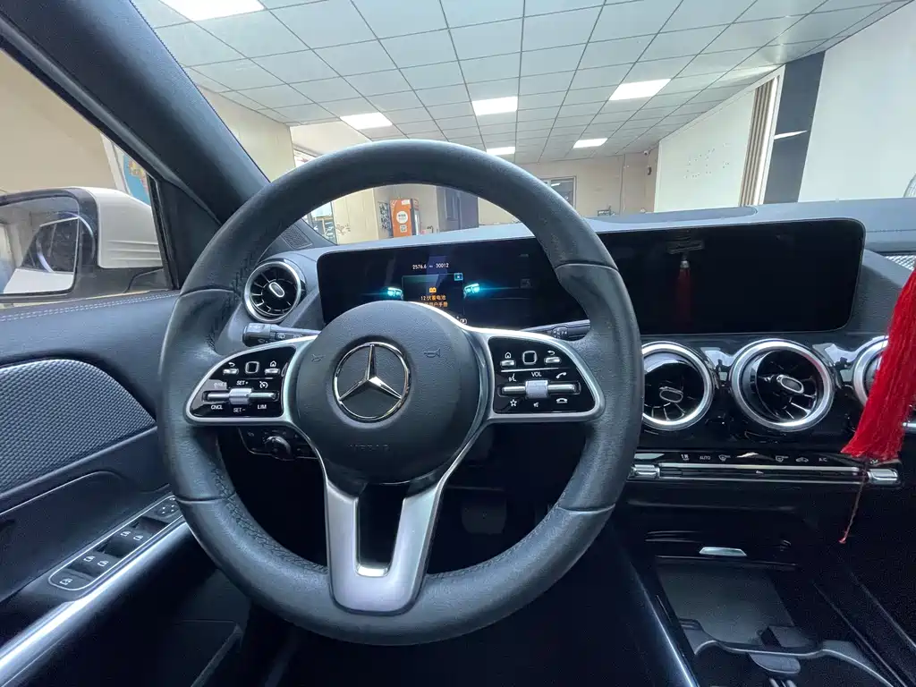 Mercedes-Benz GLA — фото 11