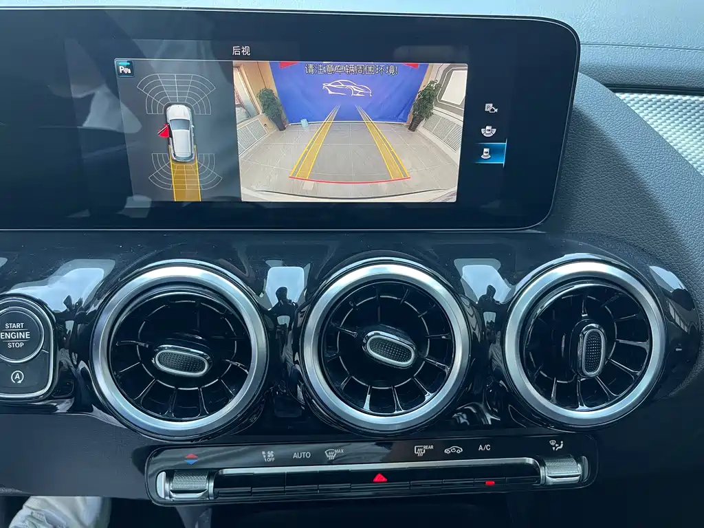 Mercedes-Benz GLA — фото 13