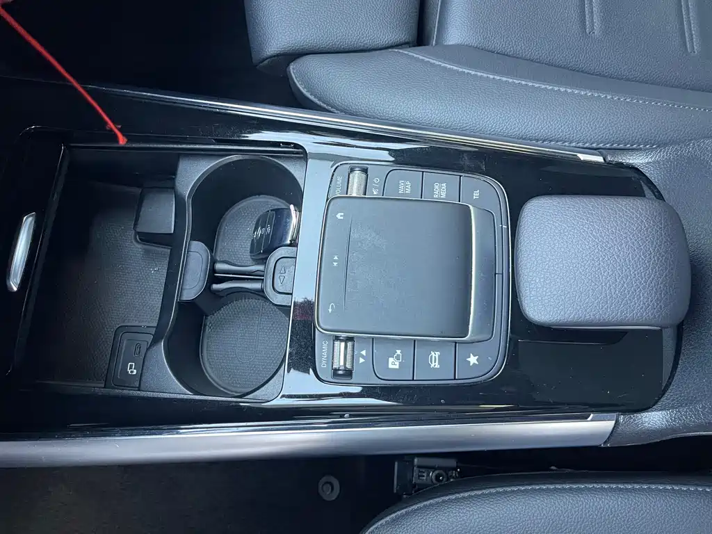 Mercedes-Benz GLA — фото 7