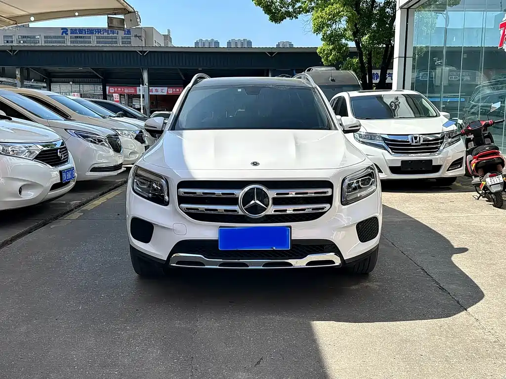 Mercedes-Benz GLB — фото 2