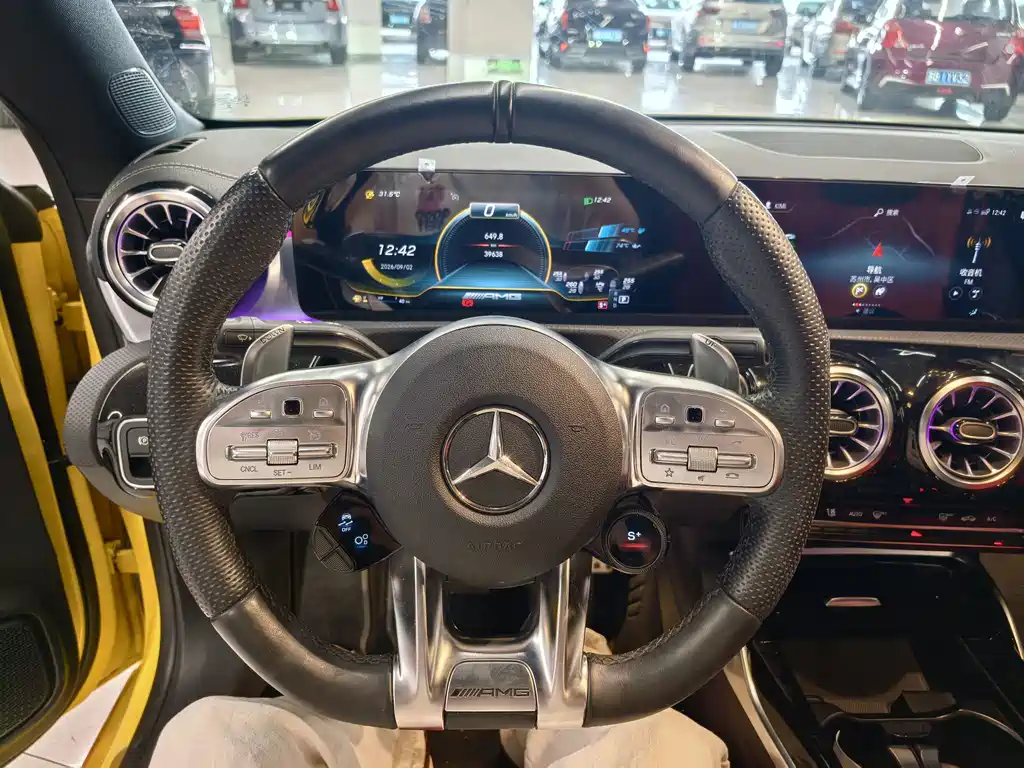 Mercedes-Benz CLA AMG — фото 10